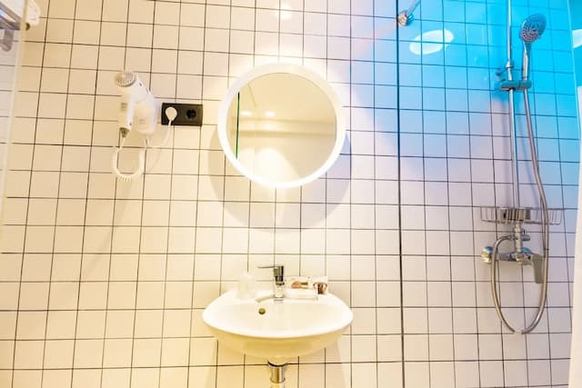 ファー ホーム ベルナベウ-スタンダード ダブルルーム ダブルベッド 1 台 専用バスルーム-7