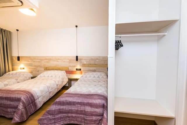 ファー ホーム ベルナベウ-トリプルルーム 専用バスルーム-3