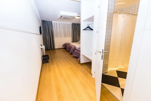 ファー ホーム ベルナベウ-トリプルルーム 専用バスルーム-7