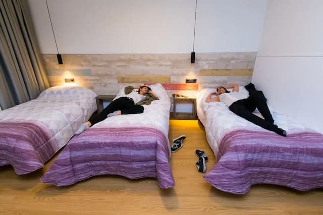 ファー ホーム ベルナベウ-トリプルルーム 専用バスルーム-4