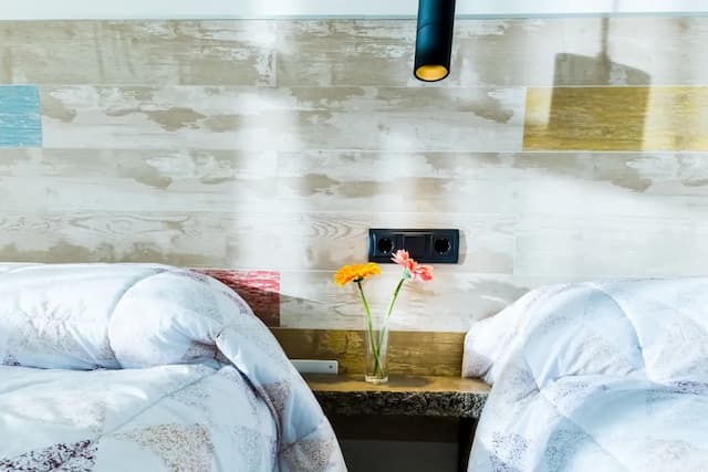 ファー ホーム ベルナベウ-トリプルルーム 共用バスルーム-1