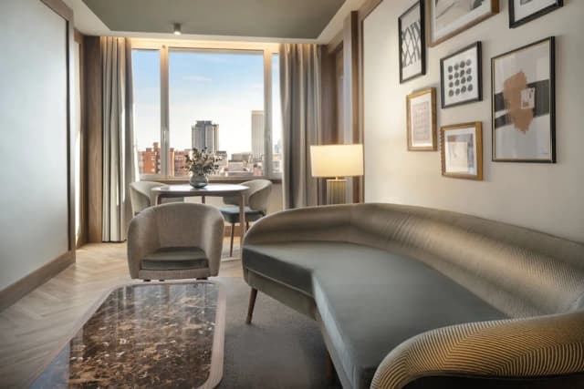 더 웨스틴 마드리드 쿠스코-스위트, 킹사이즈침대 1개 및 소파베드-2