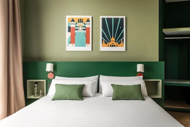 二十枕頭飯店-高級雙人房-2