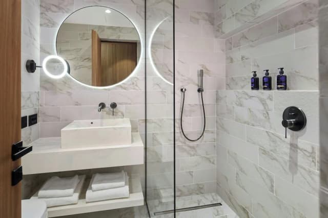 カルド ローマ オートグラフ ホテル-デラックス ルーム キングベッド 1 台ソファーベッド付き-7