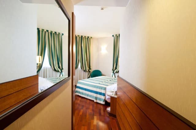 幻景飯店必住貝斯特韋斯特精選飯店-標準客房, 1 張特大雙人床-2