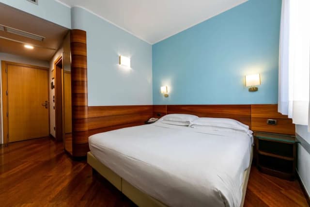 幻景飯店必住貝斯特韋斯特精選飯店-標準客房, 1 張特大雙人床-7