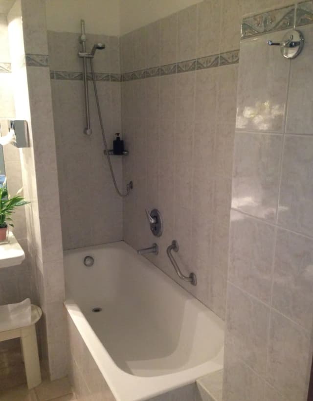 Hotel Mennini-Standard Double or Twin Room-8