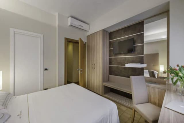 阿里斯頓飯店-經典三人房-8