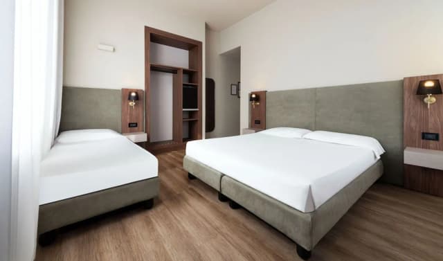 孟特比安科莫肯巴飯店-三人房-2