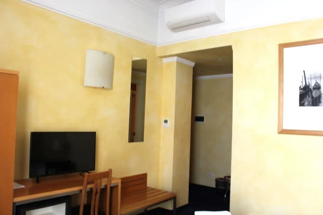 Hotel Club-Standard Twin Room-3