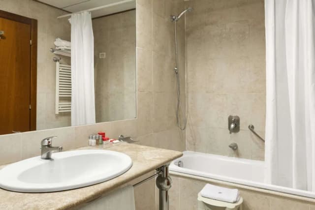 라마다 바이 윈덤 네이플스-스탠다드 트리플룸-6