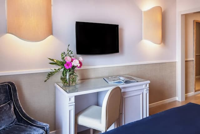 スターホテルズ テルミナス-Double Superior With Vesuvius View-13