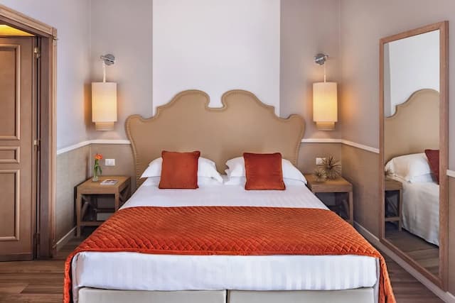 スターホテルズ テルミナス-Double Deluxe With Vesuvius View-9