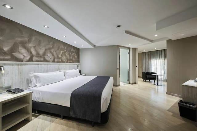 카탈로니아 사그라다 파밀리아-주니어 스위트-1