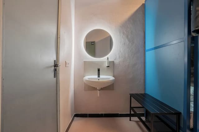 Ideal Youth Hostel-Room with 4 single beds and private bathroom-11