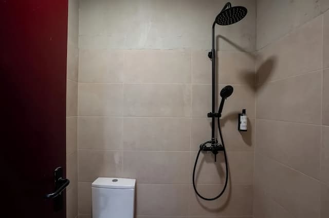 Ideal Youth Hostel-Room with 4 single beds and private bathroom-10