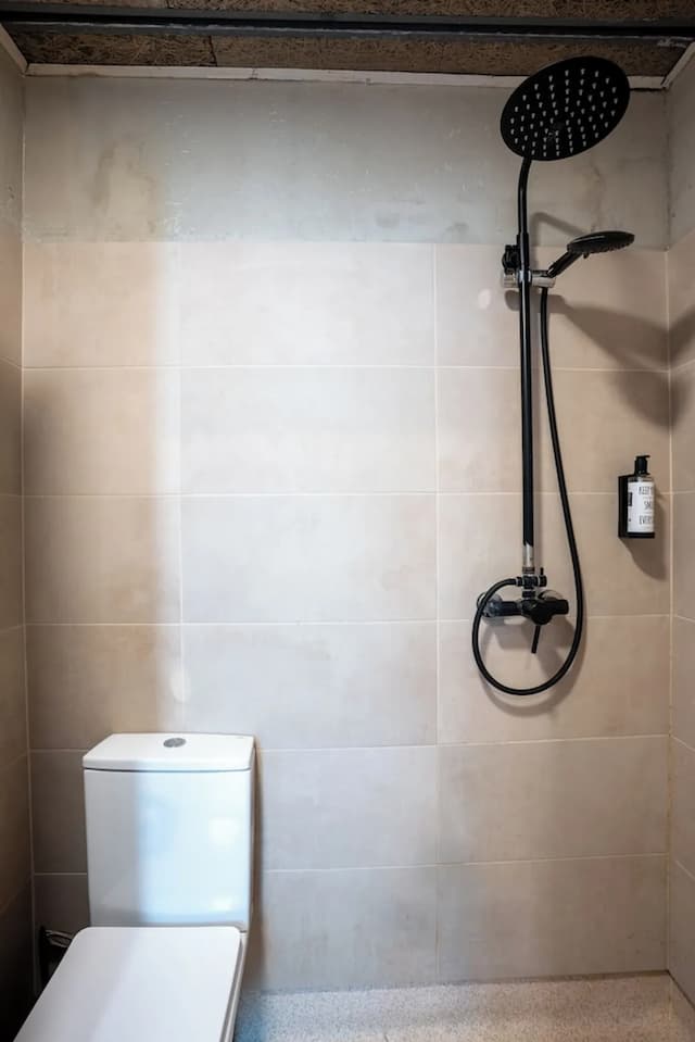 Ideal Youth Hostel-Room with 4 single beds and private bathroom-12