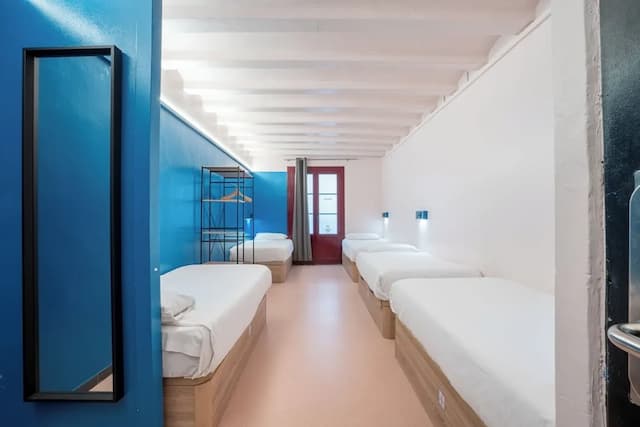 Ideal Youth Hostel-1 bed in 5-Bed Mixed Dormitory Room-4