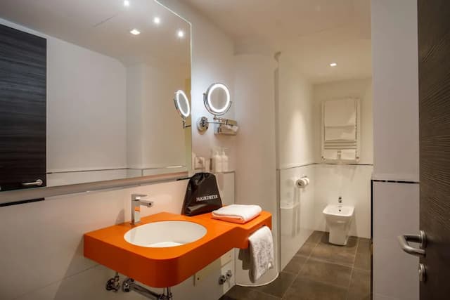 코스모폴리타 호텔 로마, 태피스트리 컬렉션 바이 힐튼-룸, 킹사이즈침대 1개-12