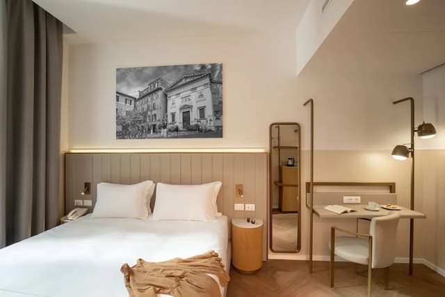 코스모폴리타 호텔 로마, 태피스트리 컬렉션 바이 힐튼-룸, 킹사이즈침대 1개-3