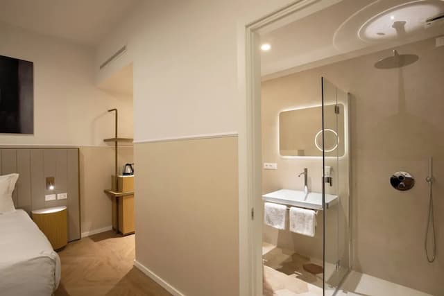 코스모폴리타 호텔 로마, 태피스트리 컬렉션 바이 힐튼-룸, 싱글침대 2개-4