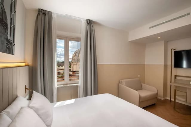 코스모폴리타 호텔 로마, 태피스트리 컬렉션 바이 힐튼-프리미엄룸, 킹사이즈침대 1개 (Vittoria)-2