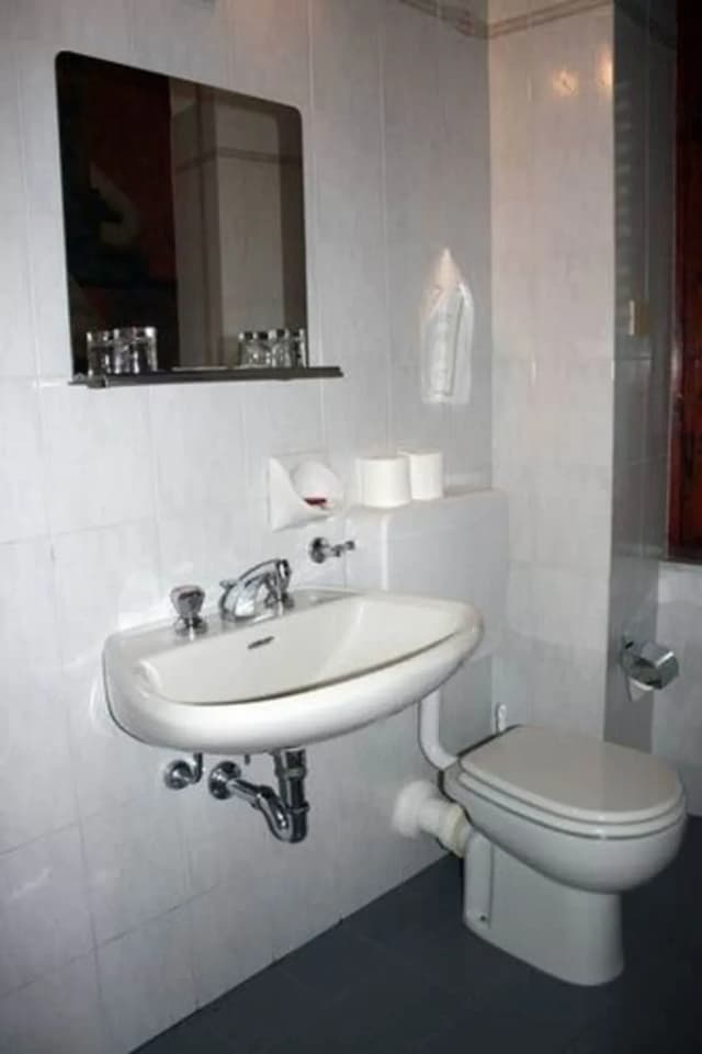 ホテル ボドーニ-4 人部屋-4