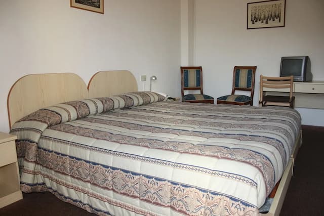 ホテル ボドーニ-4 人部屋-1