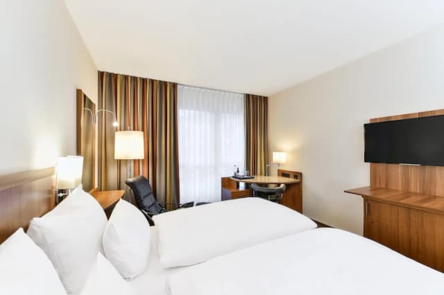 NH München Ost Conference Center-Standard Room (Extra Bed 2 adults + 1 child)-12