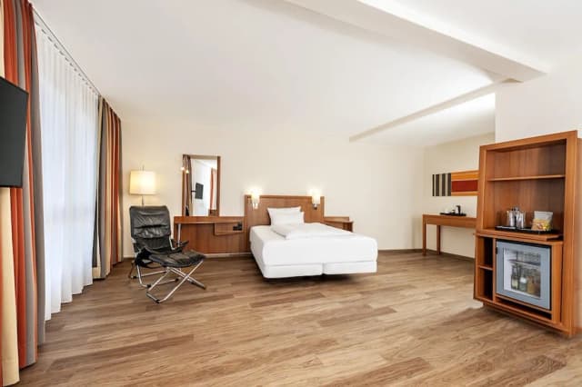 NH München Ost Conference Center-Family Room (2 adults + 2 children)-8