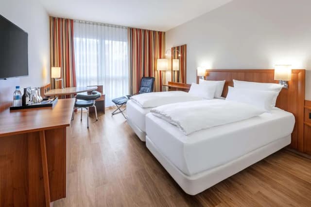 NH München Ost Conference Center-Standard Room (Extra Bed 3 adults)-10