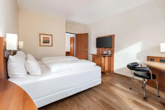 NH München Ost Conference Center-Standard Room (Extra Bed 3 adults)-5