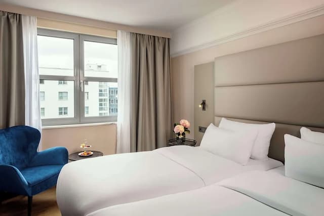 NH ベルリン クアフュルステンダム-スタンダード トリプルルーム-1