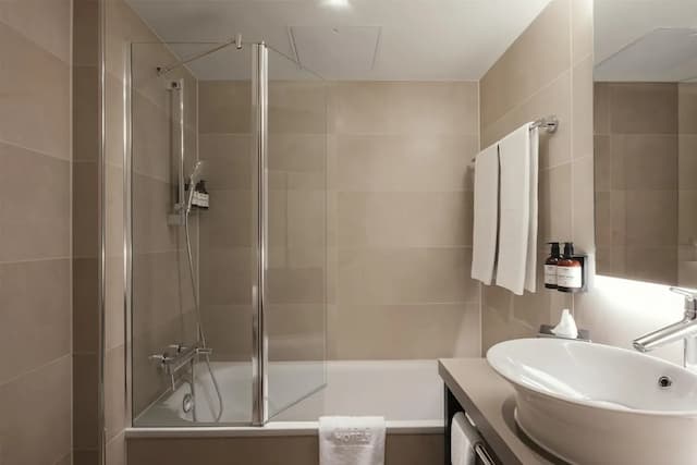 NH ベルリン クアフュルステンダム-スーペリア ルーム (Extra Large ExtraBed 2Adults+1Child)-7