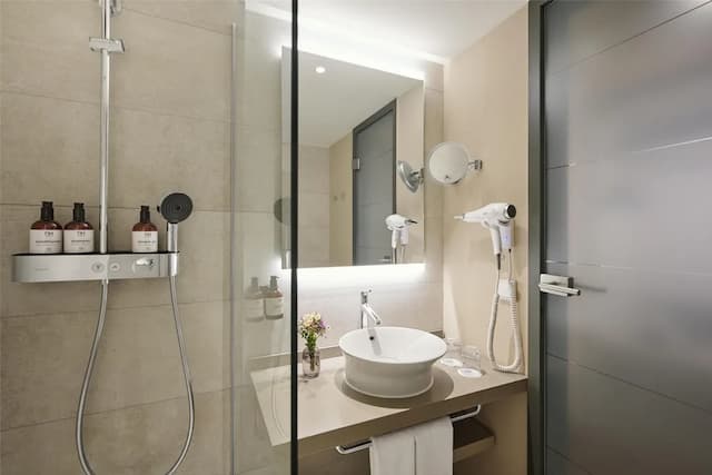 NH ベルリン クアフュルステンダム-ジュニア スイート (Extra Bed 3 Adults + 1 Child)-6