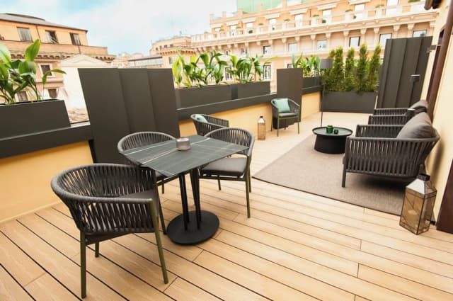 德勒納茲奧尼飯店-全景套房-11