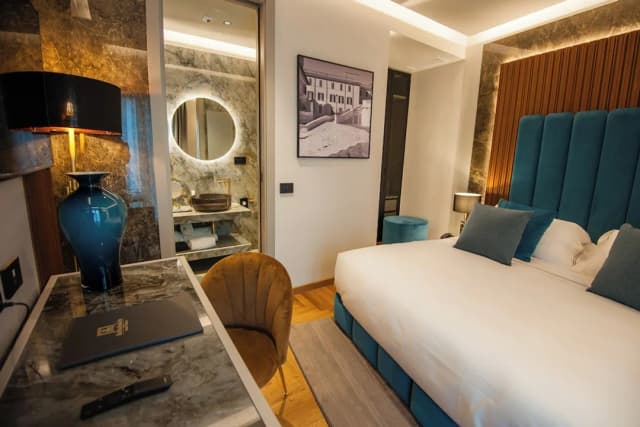 德勒納茲奧尼飯店-全景套房-2