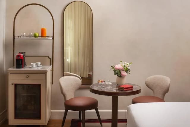 NH Collection Firenze Porta Rossa-Superior Room-2