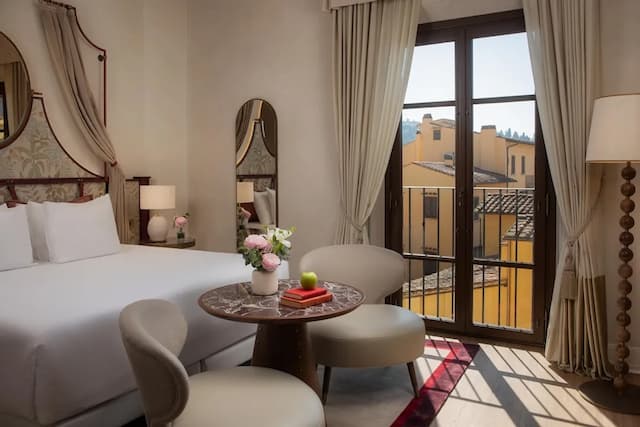 NH Collection Firenze Porta Rossa-Premium Room-1
