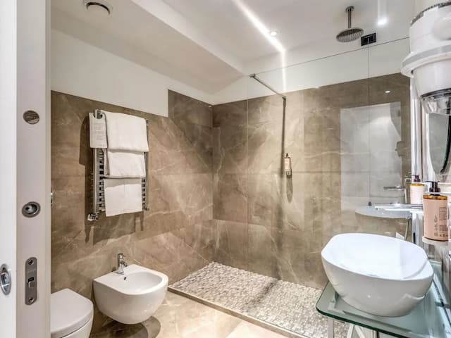 머큐어 로마 센트로 테르미니-슈피리어룸, 더블침대 1개 또는 싱글침대 2개-3