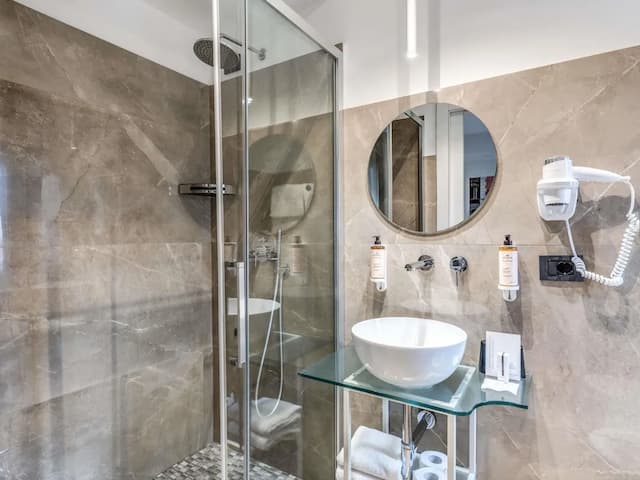 머큐어 로마 센트로 테르미니-스탠다드룸, 더블침대 1개 또는 싱글침대 2개 (Inner view)-11