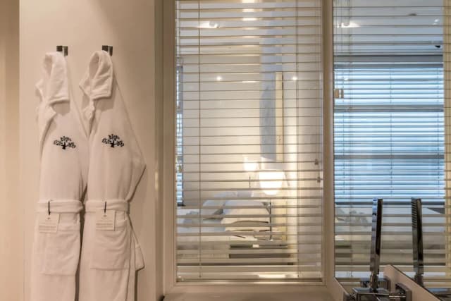 Magna Pars- L'Hotel à Parfum Small Luxury Hotels of the World-Executive Suite-5