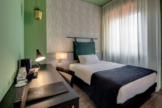 Best Western Plus CHC Florence-Classic Room, 1 Double Bed (Bed is French Bed)-1