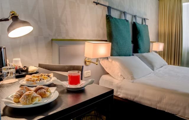 Best Western Plus CHC Florence-Classic Room, 1 Queen Bed-4