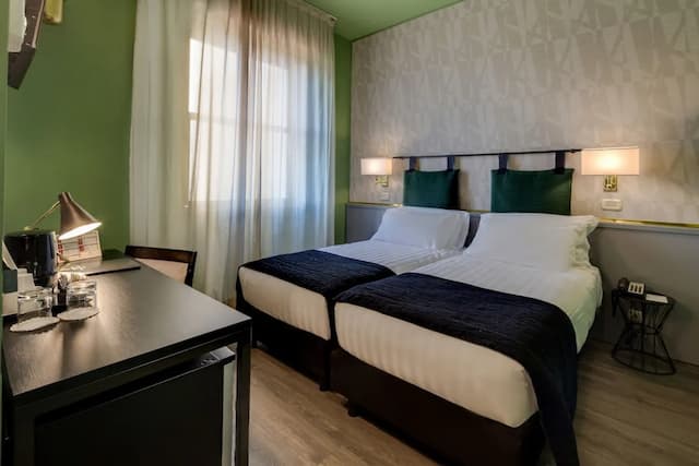 Best Western Plus CHC Florence-Classic Room, 2 Twin Beds-3