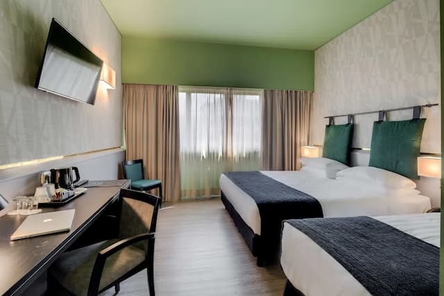 Best Western Plus CHC Florence-Classic Room, Multiple Beds-6