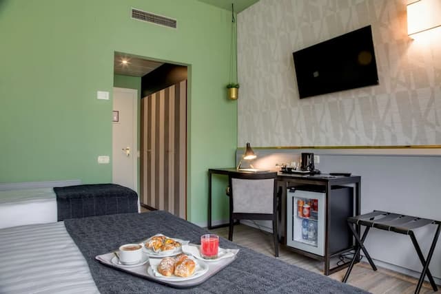 Best Western Plus CHC Florence-Classic Room, Multiple Beds-3