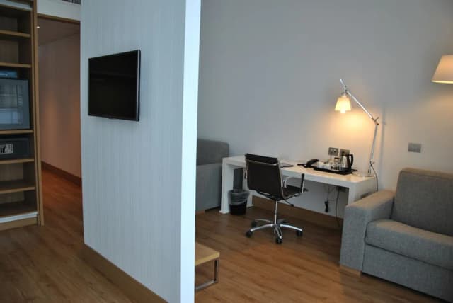 Hilton Garden Inn Milan North-Junior Suite, 2 Twin Beds, Accessible-7