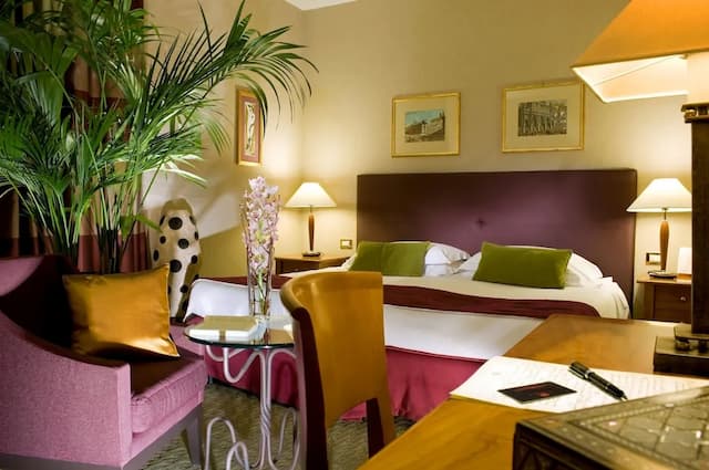 德梅爾里尼飯店-高級三人房-1