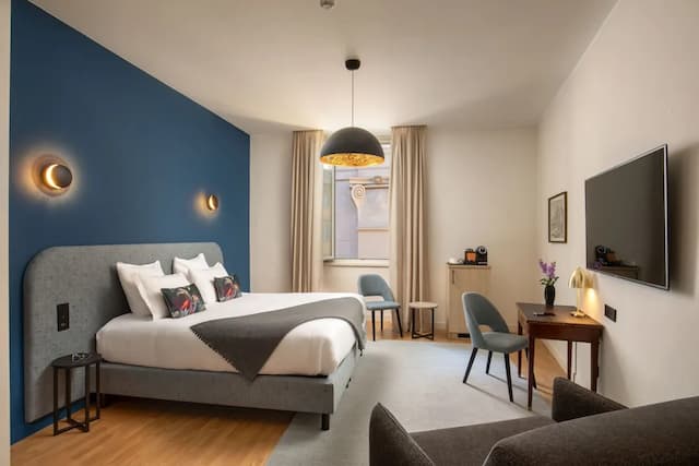 9Hotel Cesari-家庭三人房-1